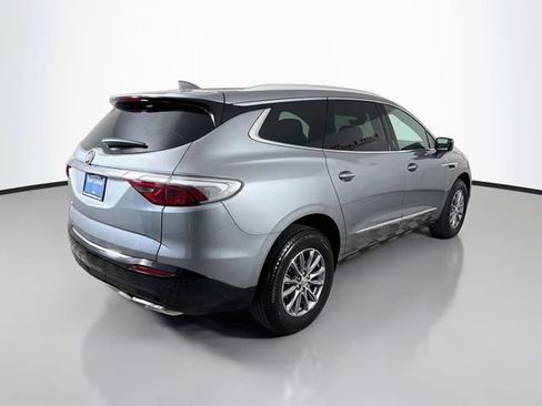 Used 2024 Buick Enclave Essence w/ Technology Package FWD image 7