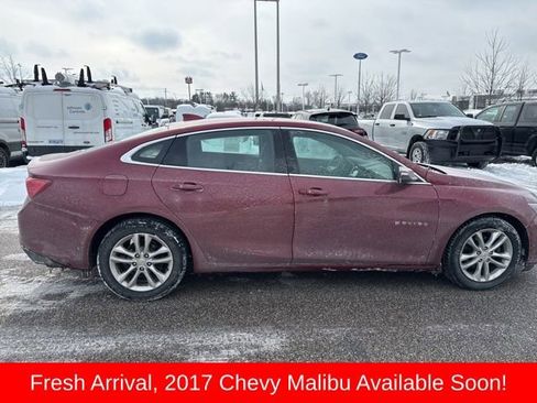Used 2017 Chevrolet Malibu LT image 8