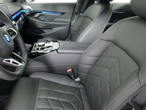 Used 2025 BMW i5 M60 image 51