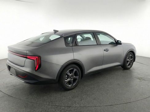 Used 2025 Kia K4 LXS image 9