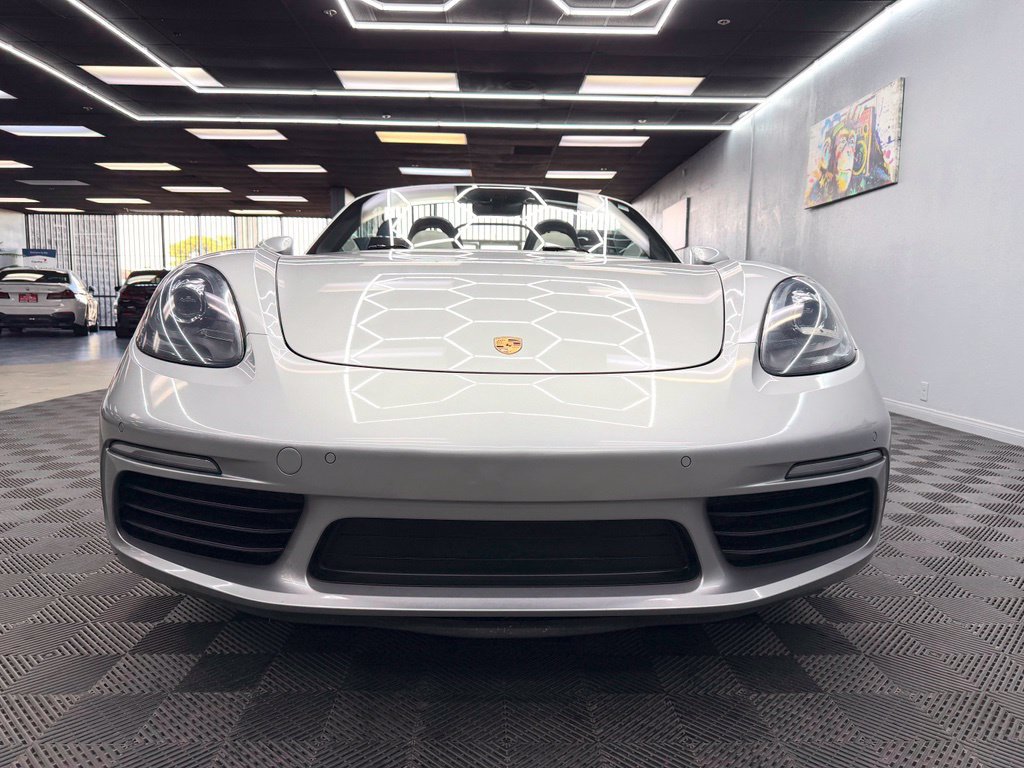 Used 2018 Porsche 718 Boxster RWD image 3