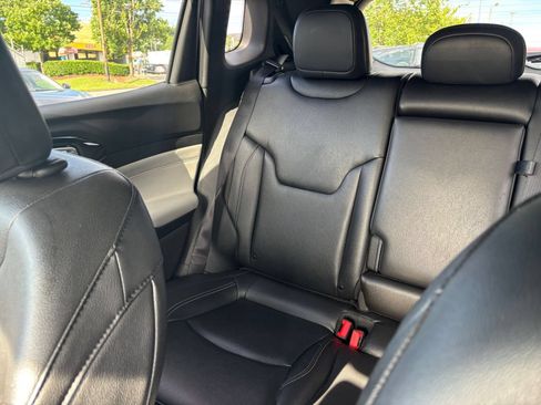 Used 2025 Jeep Compass Limited AWD/4WD image 39