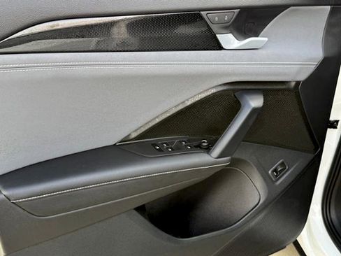New 2026 Volkswagen Tiguan SE R-Line FWD image 9
