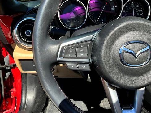 Used 2019 MAZDA MX-5 Miata RF Grand Touring image 9