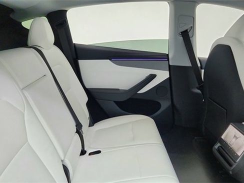 Used 2026 Tesla Model Y 2WD image 23