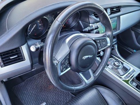 Used 2019 Jaguar XF Prestige image 26