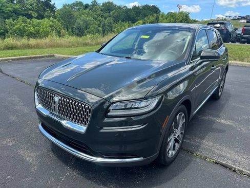 Used 2022 Lincoln Nautilus Reserve AWD/4WD image 7