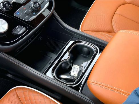 New 2026 Chrysler Pacifica Pinnacle image 5