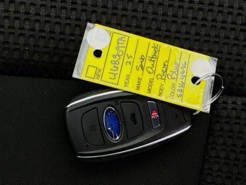 Used 2025 Subaru Outback Premium AWD/4WD image 38