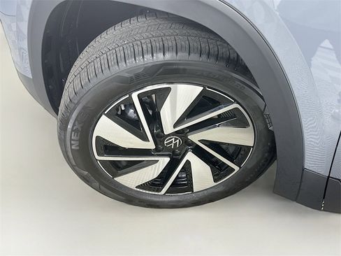 New 2026 Volkswagen Atlas SEL image 24