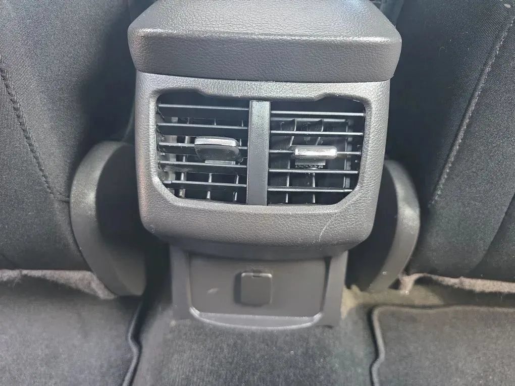 Used 2014 Ford Fusion SE FWD image 38