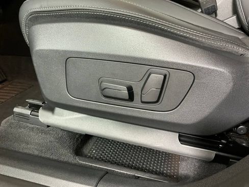 Used 2025 BMW X1 xDrive28i w/ Technology Package AWD/4WD image 19