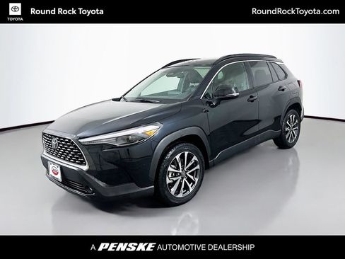 Certified 2025 Toyota Corolla Cross XLE FWD image 1