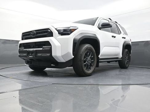 Used 2026 Toyota 4Runner SR5 AWD/4WD image 33