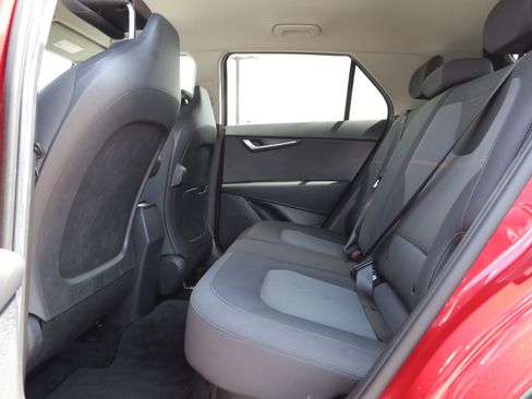 Used 2023 Kia Niro LX FWD image 11