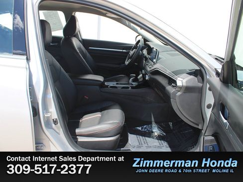 Used 2024 Nissan Altima 2.5 SR AWD/4WD image 18