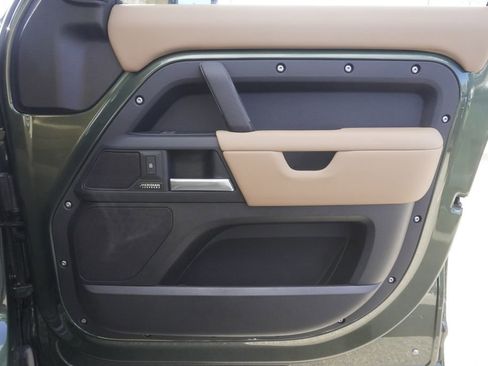 New 2026 Land Rover Defender 110 X-Dynamic SE image 21