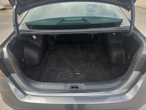 Used 2025 Nissan Altima 2.5 SV image 31