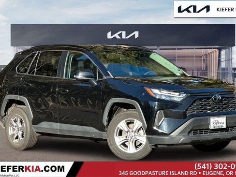 Used 2023 Toyota RAV4 XLE image 1