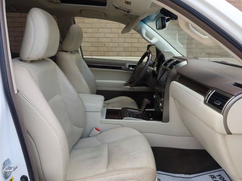 Used 2014 Lexus GX 460 w/ Premium Package AWD/4WD image 30