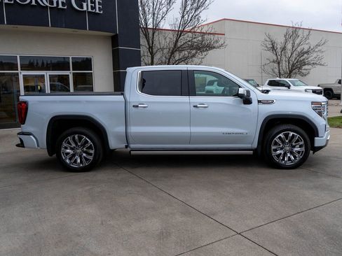 Used 2026 GMC Sierra 1500 Denali AWD/4WD image 8