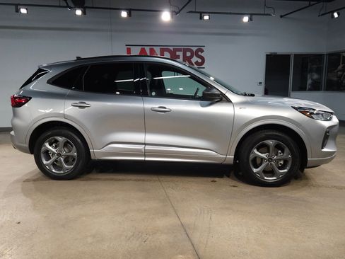 Used 2024 Ford Escape ST-Line image 8