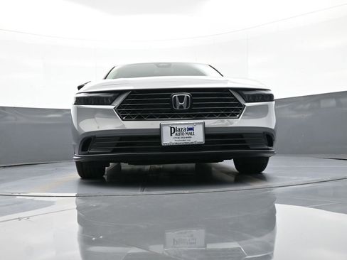 Used 2025 Honda Accord SE image 27