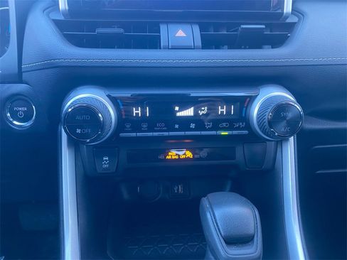 Used 2025 Toyota RAV4 XLE image 25