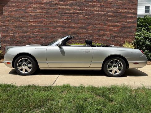 Used 2005 Ford Thunderbird RWD image 36