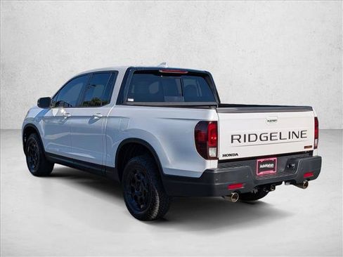 Used 2025 Honda Ridgeline TrailSport image 8