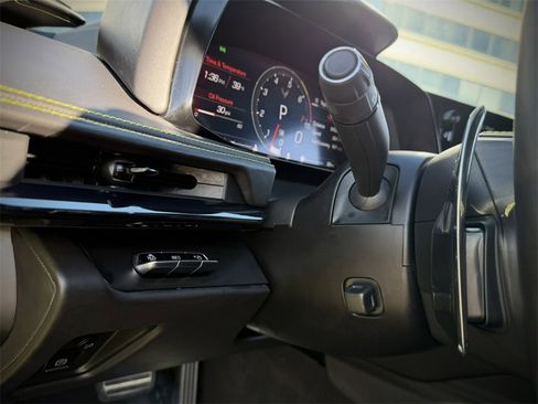 Used 2024 Chevrolet Corvette Stingray Premium Cpe w/ Z51 Performance Package image 35