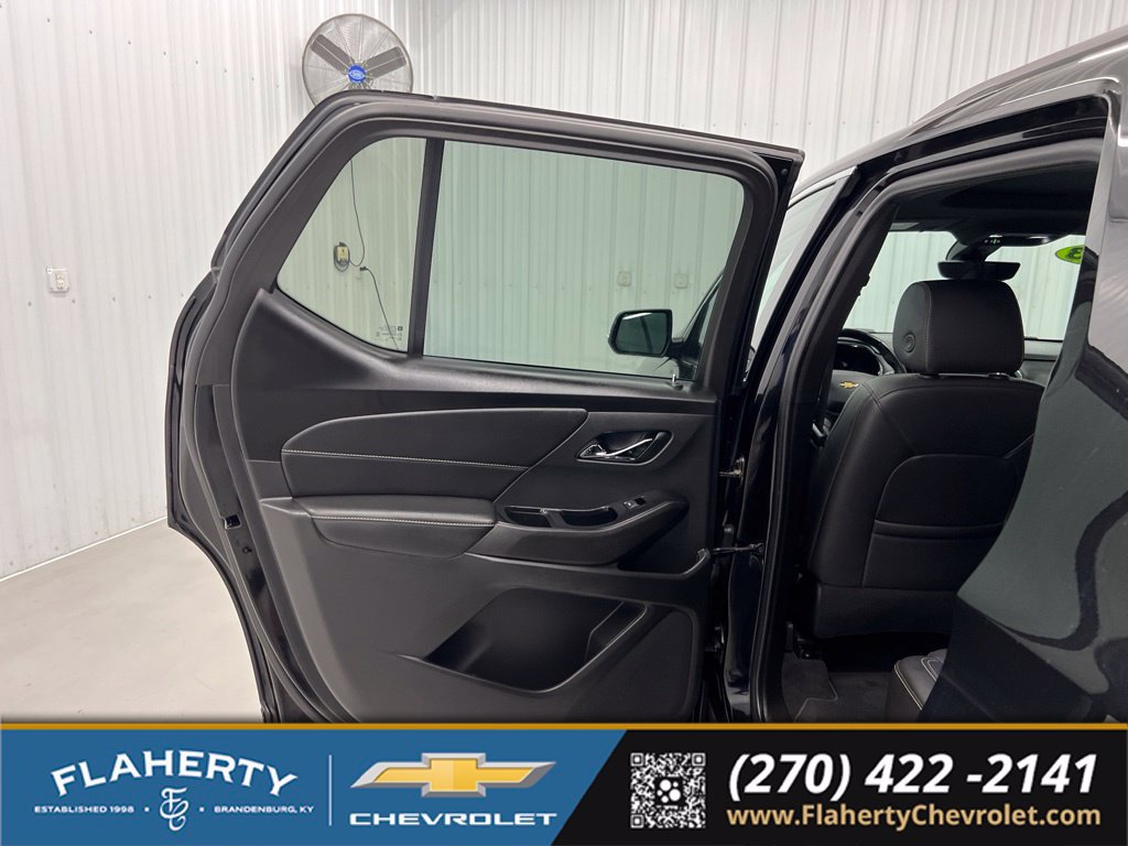 Used 2023 Chevrolet Traverse LT w/ LT Premium Package AWD/4WD image 10