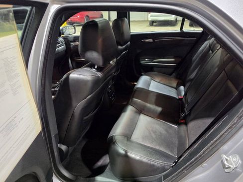 Used 2018 Chrysler 300 S w/ Safetytec Plus Group RWD image 27