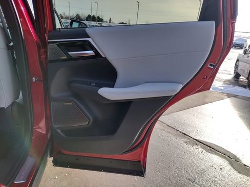 New 2026 Mitsubishi Outlander SE image 32