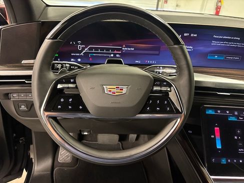 New 2025 Cadillac Escalade Luxury image 40