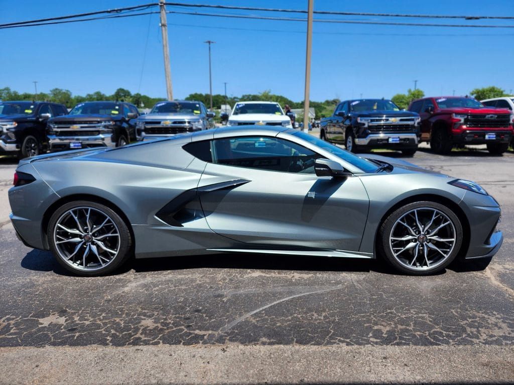 Used 2024 Chevrolet Corvette Stingray Coupe w/ 1LT RWD image 6