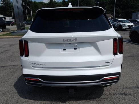 Used 2024 Kia Sorento EX AWD/4WD image 6