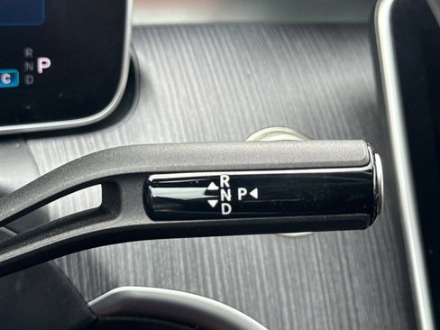 Used 2025 Mercedes-Benz C 300 Sedan image 20
