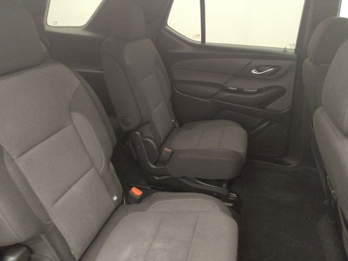 Used 2023 Chevrolet Traverse LT FWD image 19