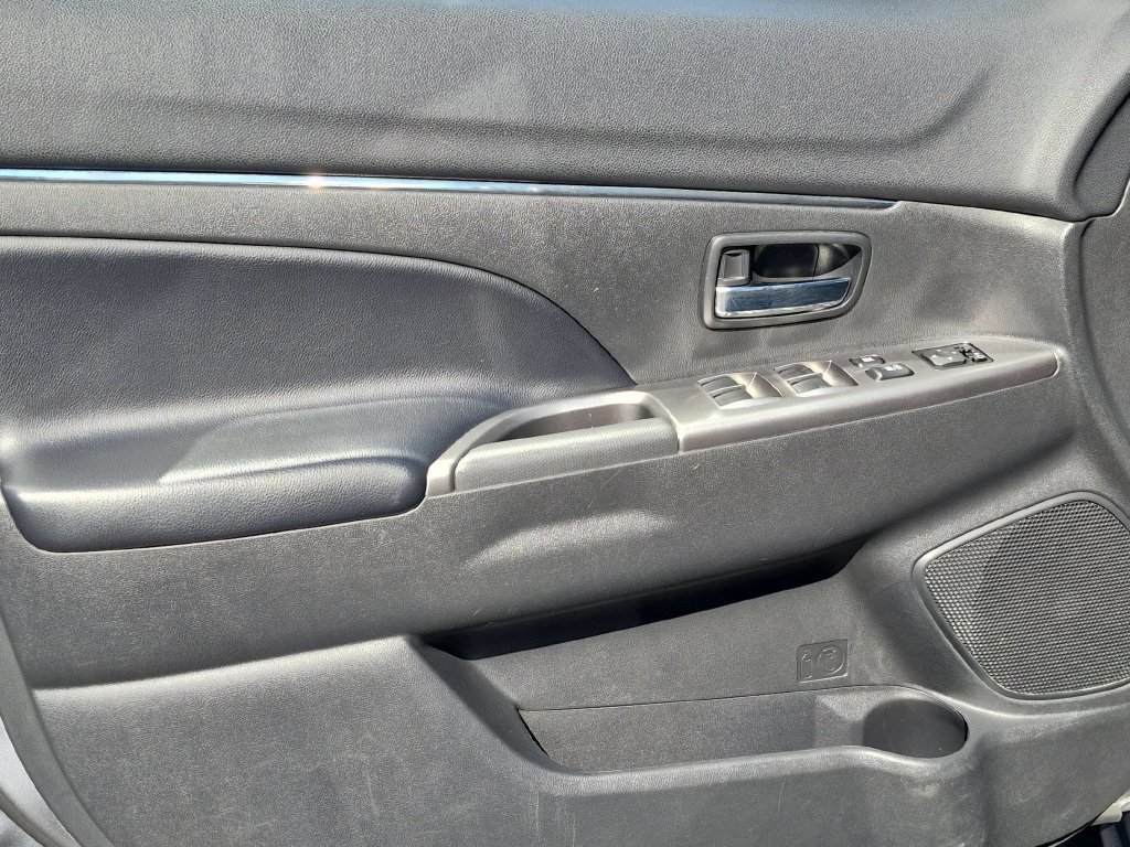 Used 2025 Mitsubishi Outlander Sport SE AWD/4WD image 11