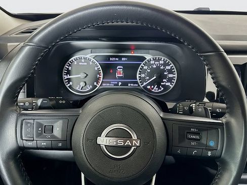 Used 2025 Nissan Pathfinder SV FWD image 12