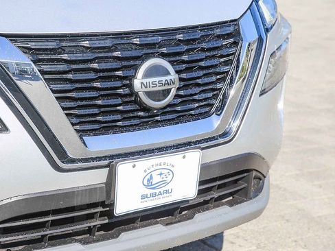 Used 2021 Nissan Rogue SV image 6