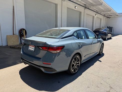 Used 2025 Nissan Sentra SR w/ SR Premium Package FWD image 6