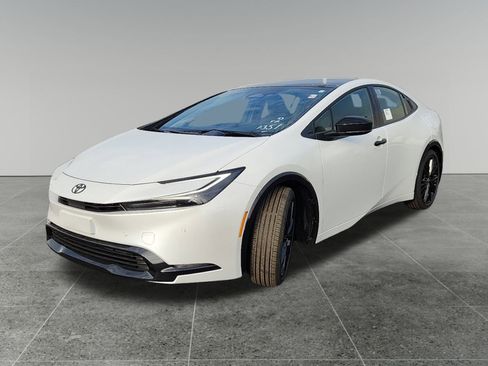 New 2026 Toyota Prius Plug-In Hybrid image 3