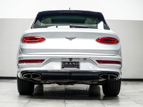 Used 2021 Bentley Bentayga AWD/4WD image 12