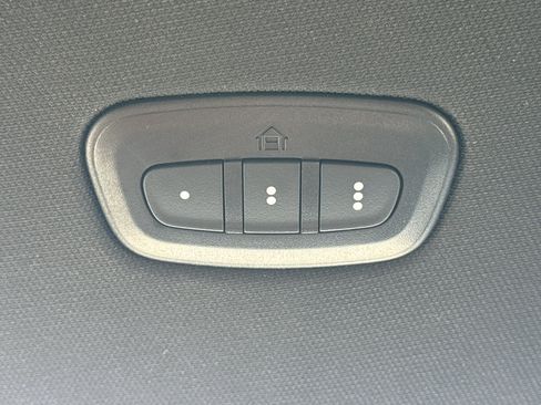 Used 2022 RAM 1500 Big Horn AWD/4WD image 32