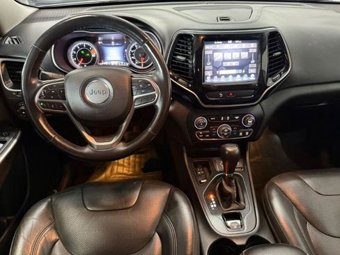 Used 2019 Jeep Cherokee Limited FWD image 9