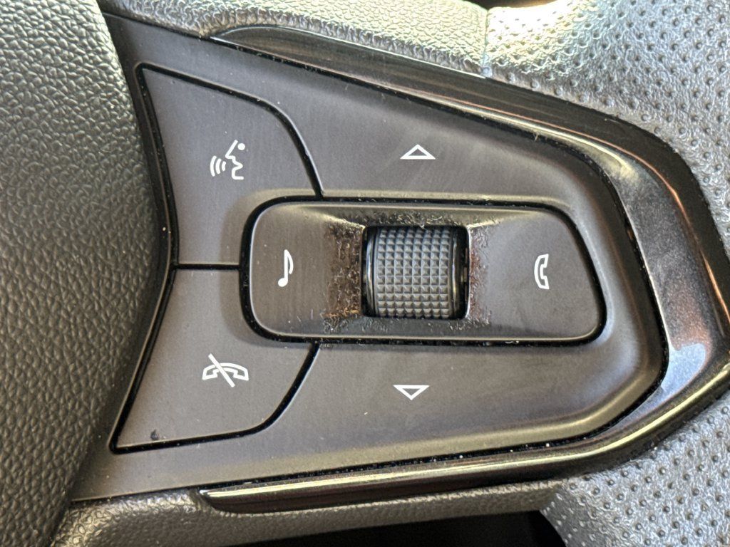 Used 2025 Chevrolet TrailBlazer LT FWD image 25