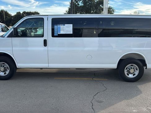 Certified 2025 Chevrolet Express 3500 LT w/ LT Preferred Equipment Group image 4