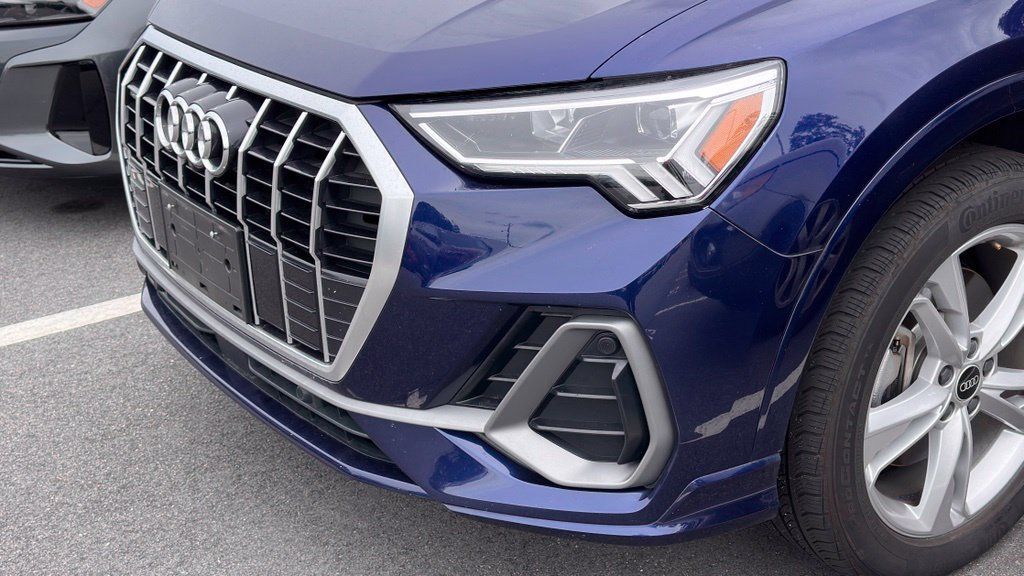 Used 2022 Audi Q3 2.0T Premium Plus w/ Premium Plus Package AWD/4WD image 11